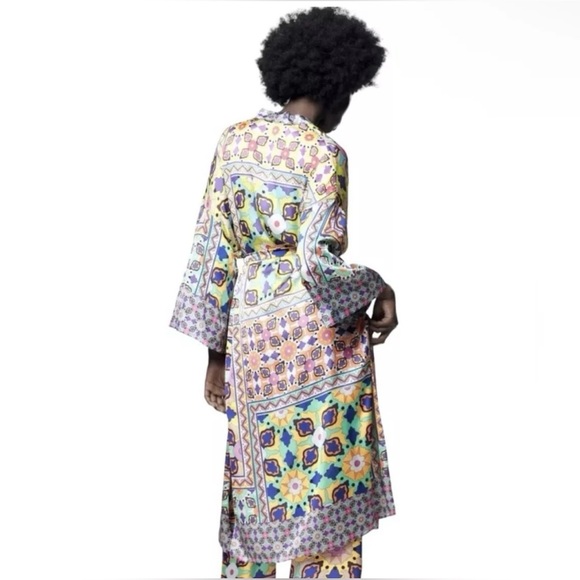 Multicolor Printed Zara Belted Kimono Blouse - Picture 5 of 9